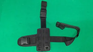 Stehenní závěs Black levý