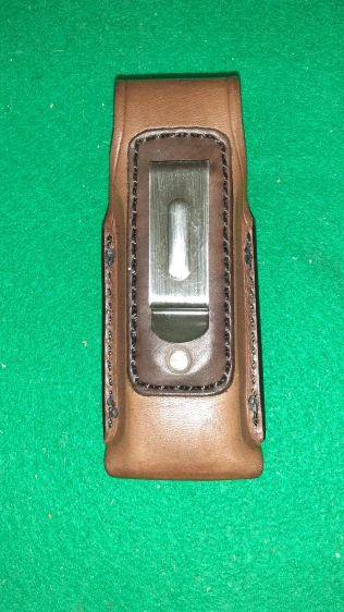 Zásobníkové pouzdro GLOCK 17/19 kožené s klipem