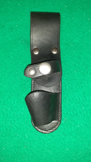 Opaskový závěs Loveckého tesáku