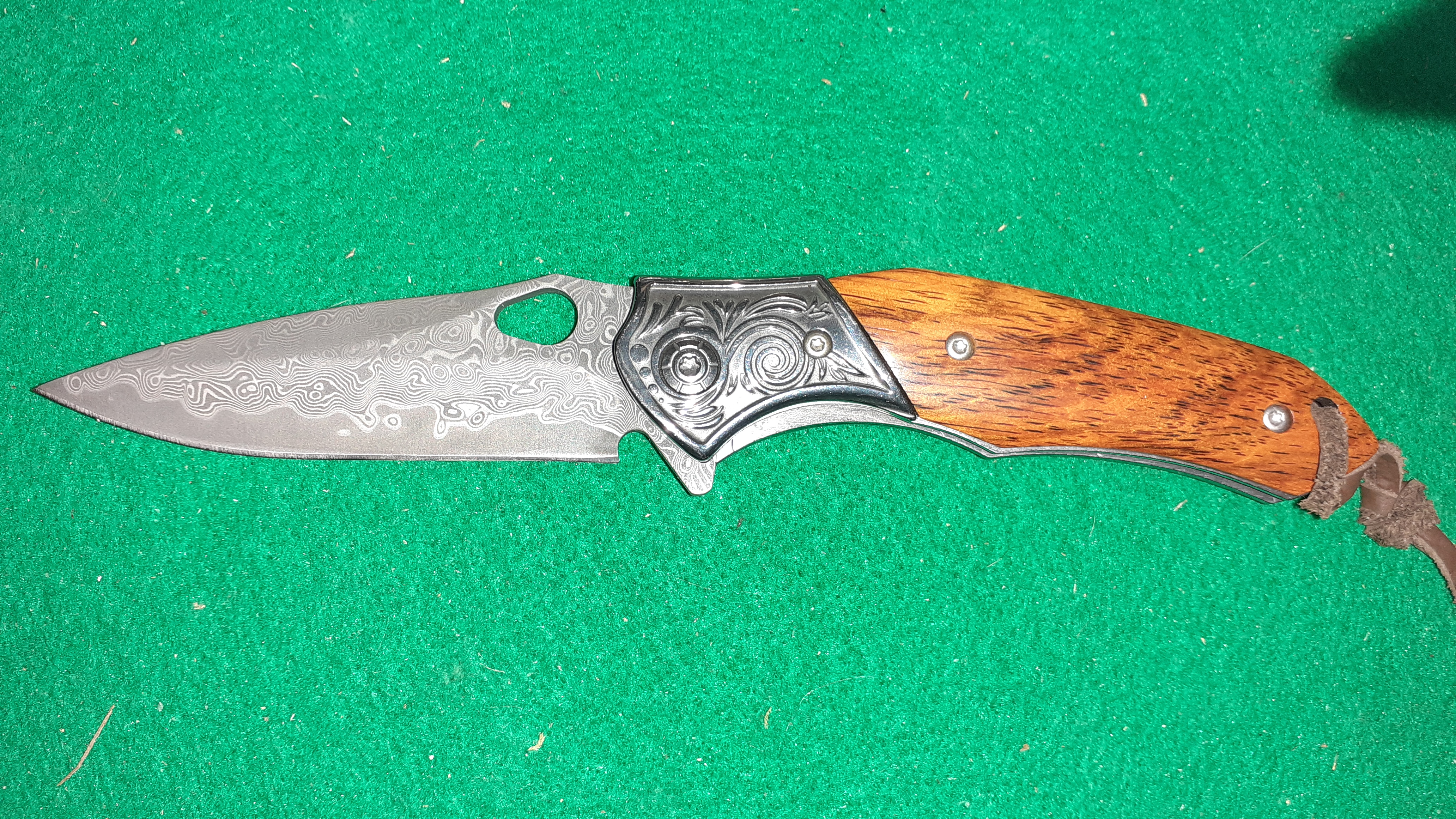 Lovecký nůž DAMAŠEK 64